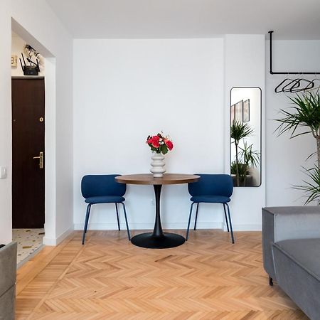 Central Aesthetic Apartment Бухарест Екстер'єр фото